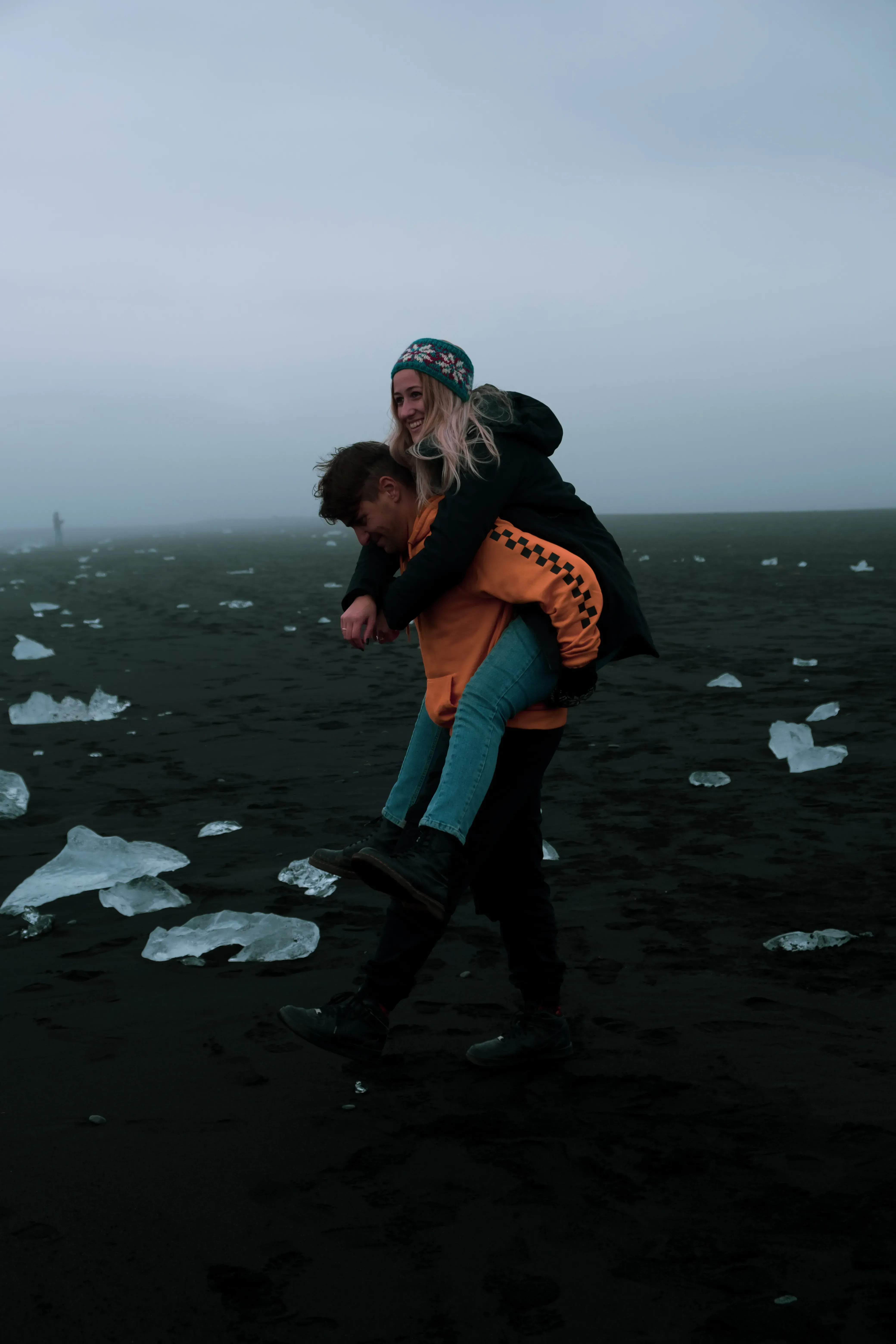 Ieser and Letizia posing together on the snow and ice of the Hvannadalshnjúkur glacier.
