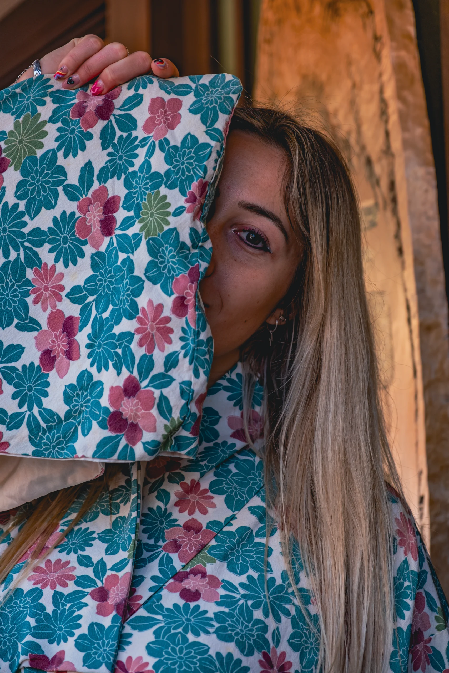 Close up of Letizia posing in a traditional Japanese kimono