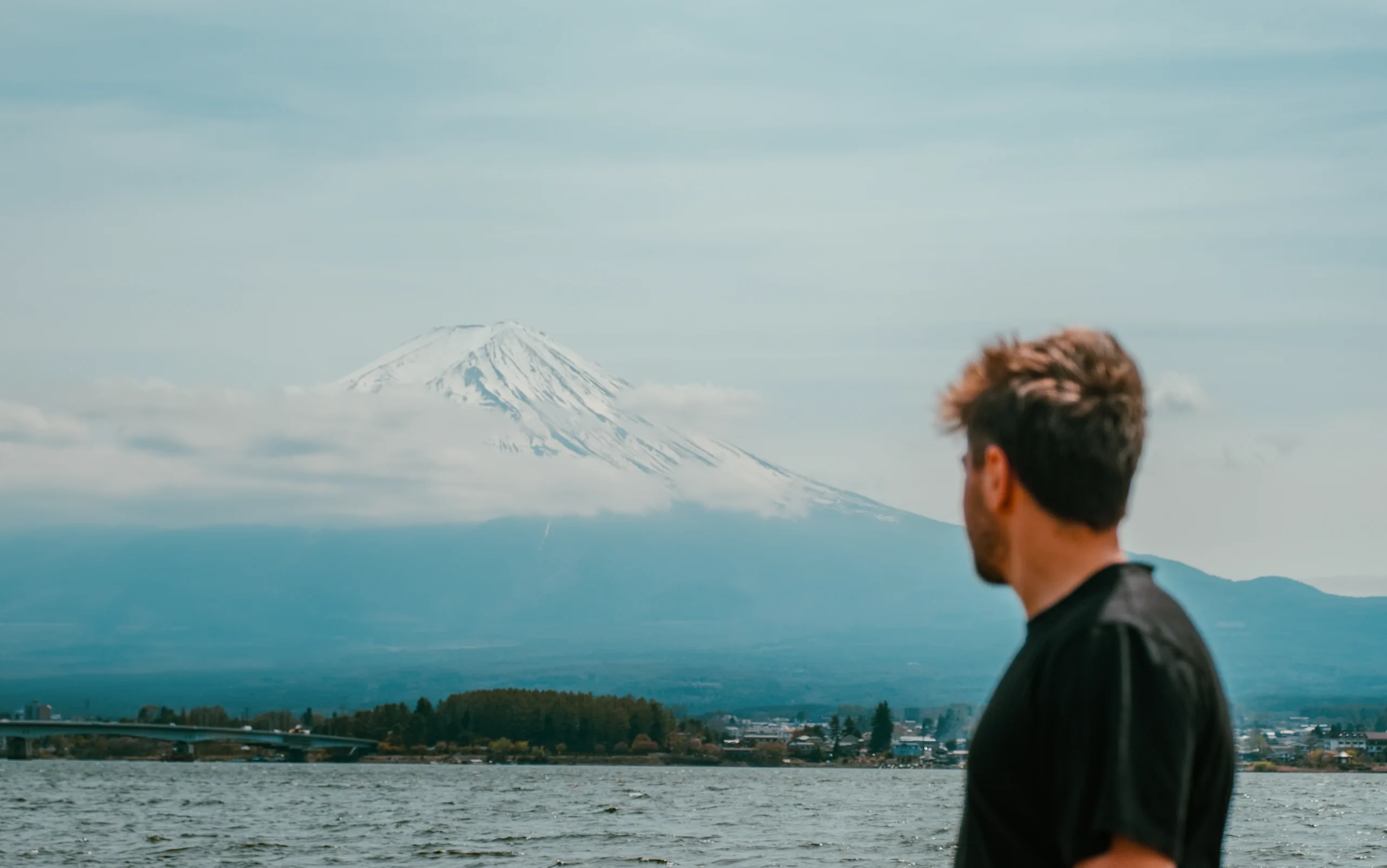 Ieser looking at the mount fuji, close to kawaguchiko lake