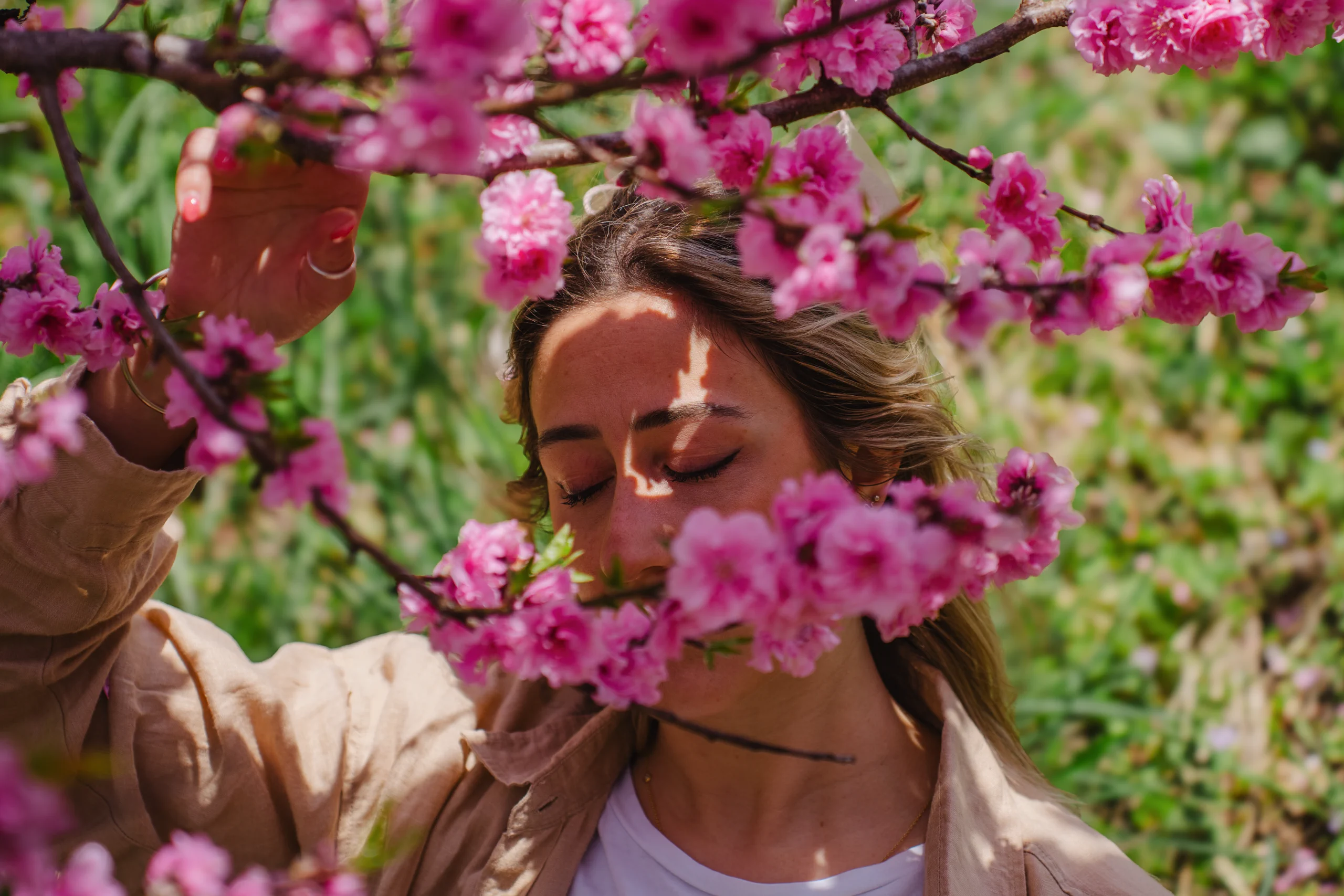 Letizia with some flowers of Hanami in Fujikawaguchiko